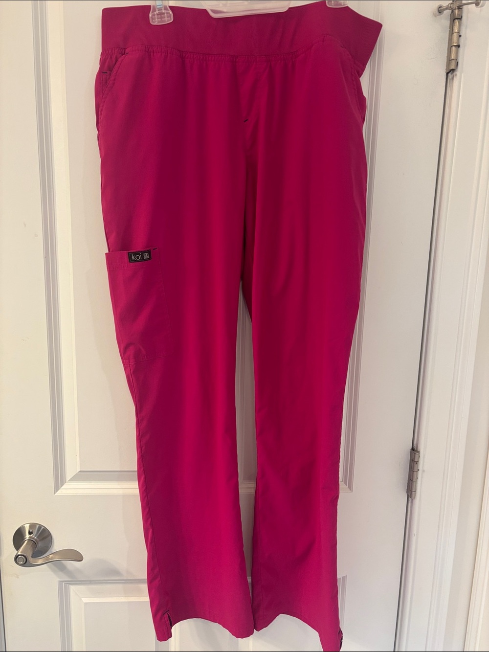 Koi Women's Scrub Pants in Hot Pink/Magenta Large